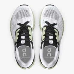 On Running Women's Cloudstratus | White/Black