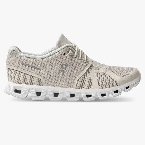 On Running Women's Cloud 5 | Pearl/White 4 On Running Women's Cloud 5 | Pearl/White