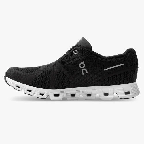 On Running Women's Cloud 5 | Black/White 7 On Running Women's Cloud 5 | Black/White
