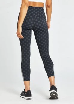 Oiselle Firecracker Reflective 3/4 Tights | Black/Daring Dots 12 Oiselle Firecracker Reflective 3/4 Tights | Black/Daring Dots