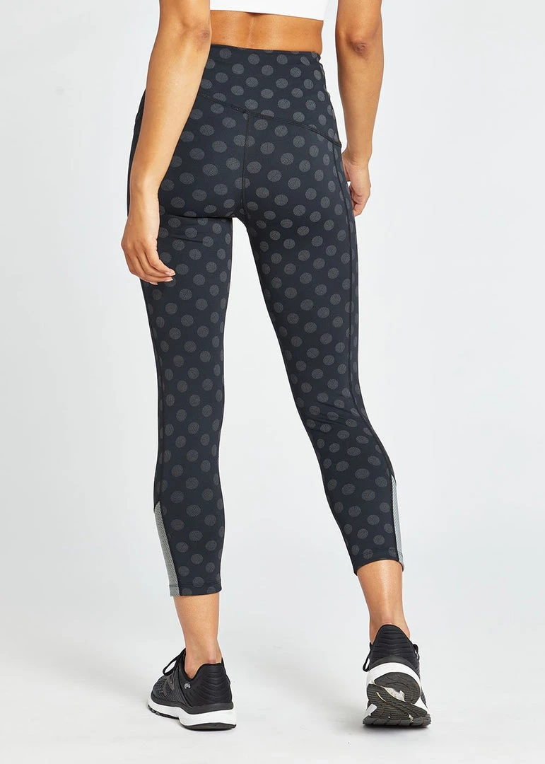 Oiselle Firecracker Reflective 3/4 Tights | Black/Daring Dots 6 Oiselle Firecracker Reflective 3/4 Tights | Black/Daring Dots
