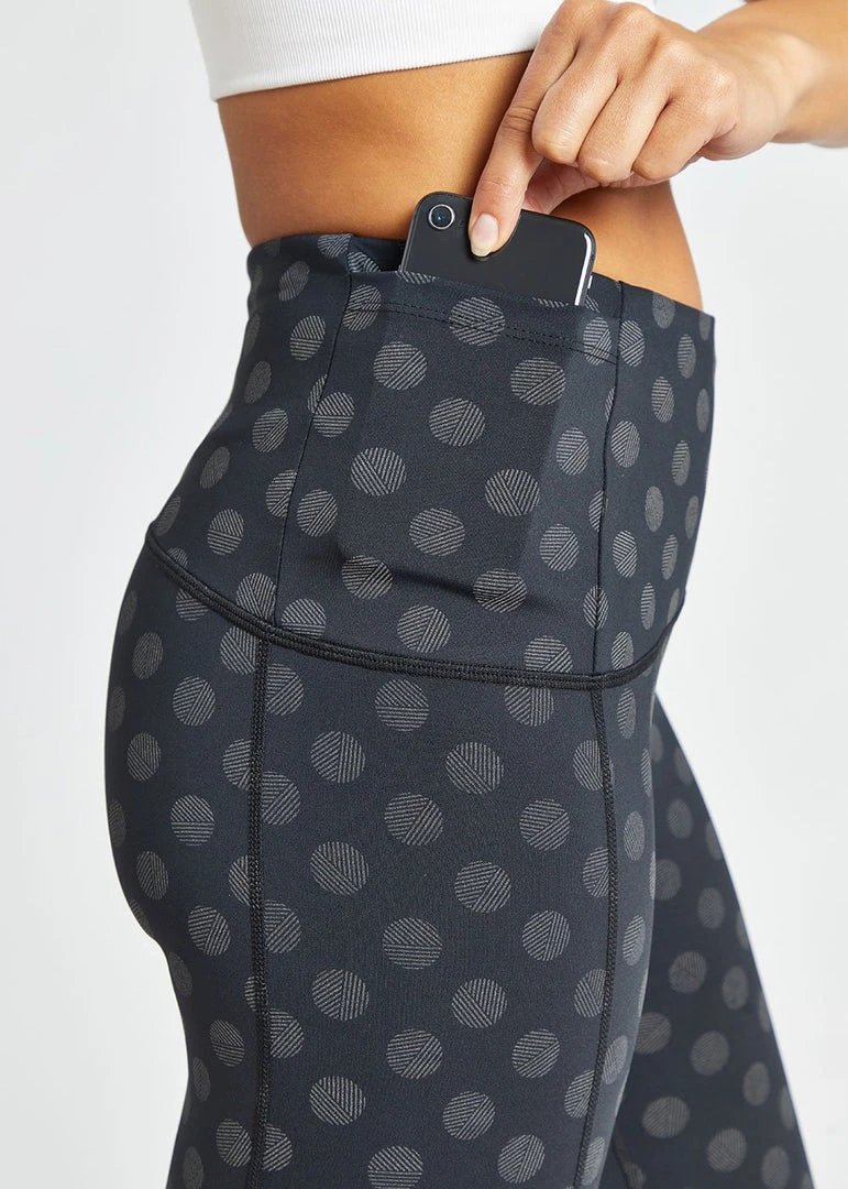 Oiselle Firecracker Reflective 3/4 Tights | Black/Daring Dots 8 Oiselle Firecracker Reflective 3/4 Tights | Black/Daring Dots