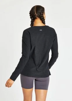 Oiselle Lux V-Neck Long Sleeve | Black/Black Tops