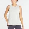 Oiselle Flyout Trail Tank | White/Silver Tops