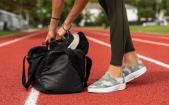 Oofos Women's OOmg EeZee | Green Camo