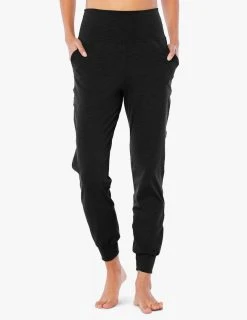 Beyond Yoga Women's Rib Jogger | Black Heather