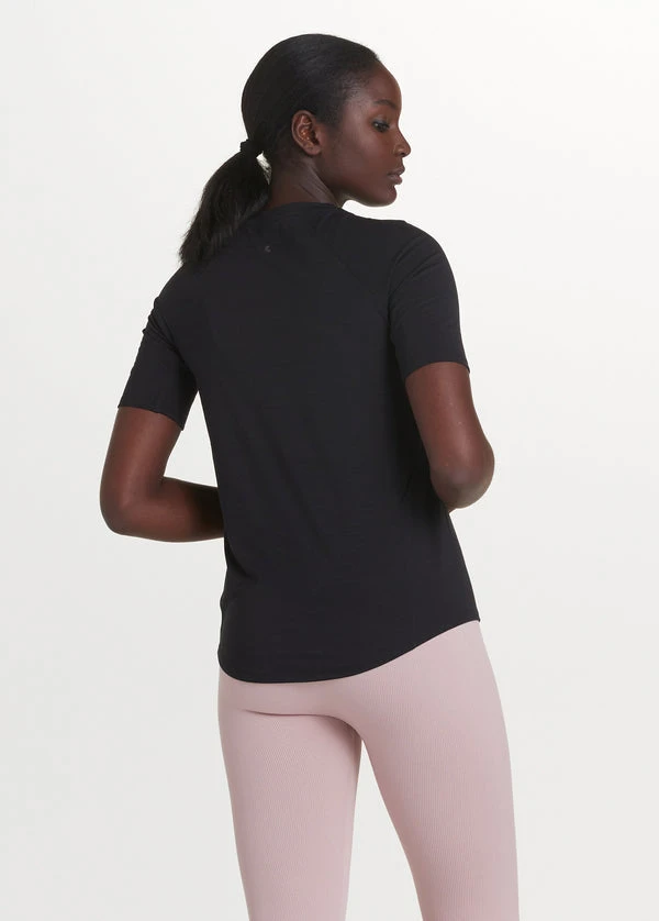 Lole Women's Performance Wool Short Sleeve | Black 5 Lole Women's Performance Wool Short Sleeve | Black