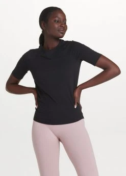 Lole Women's Performance Wool Short Sleeve | Black 11 Lole Women's Performance Wool Short Sleeve | Black