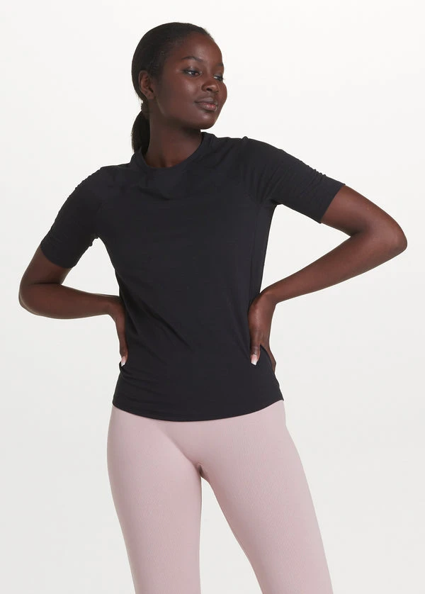 Lole Women's Performance Wool Short Sleeve | Black 6 Lole Women's Performance Wool Short Sleeve | Black