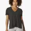 Beyond Yoga Women's Split Long Tee | Darkest Night 1 Beyond Yoga Women's Split Long Tee | Darkest Night