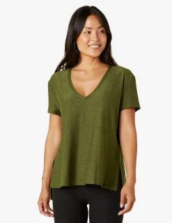 Beyond Yoga Tops Women's Split Long Tee | Olive Heather