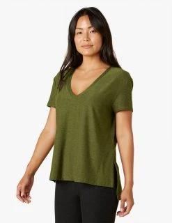 Beyond Yoga Tops Women's Split Long Tee | Olive Heather