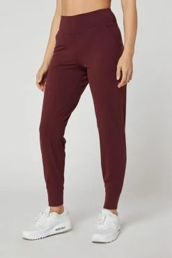 MPG Women's Avenue Jogger | Deep Wine
