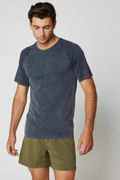 MPG Men's Infinity Tee | Distressed Black