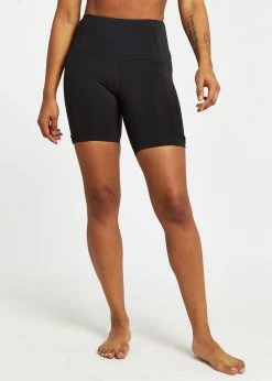 Oiselle Bottoms Mid Length Pocket Shorts | Black