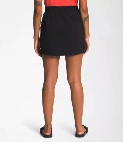 The North Face Women's NSW Skort | TNF Black Bottoms