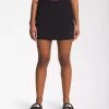 The North Face Women's NSW Skort | TNF Black Bottoms