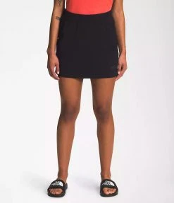The North Face Women's NSW Skort | TNF Black Bottoms