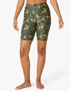 Beyond Yoga Bottoms Women's Biker Short | Silver Mist Pear