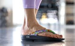 Oofos Women's OOlala Ltd Edition | Purple Watercolor