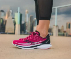 Saucony Women's Kinvara 12 | Cherry/Silver Sale