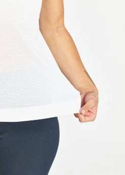 Oiselle Women's Flow Tank | White/White 19 Oiselle Women's Flow Tank | White/White