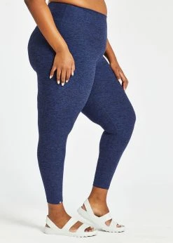 Oiselle Women's Lux 3/4 Tights | Grounded/Ink Blue Bottoms