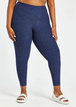 Oiselle Women's Lux 3/4 Tights | Grounded/Ink Blue Bottoms 22 Oiselle Women's Lux 3/4 Tights | Grounded/Ink Blue Bottoms