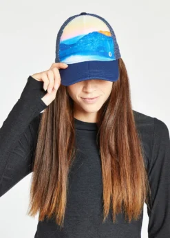Oiselle Runner Trucker Hat | Crater Lake