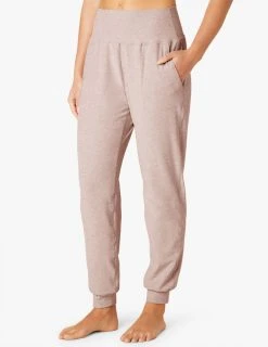 Beyond Yoga Midi Jogger | Chai