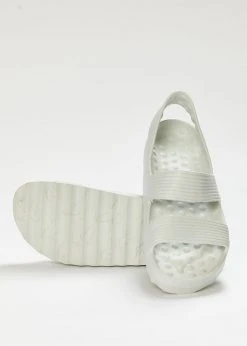 Oiselle Women's Sport Sandal | Silver Sandals