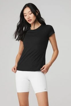 Alo Tops Women's Finesse Tee | Black