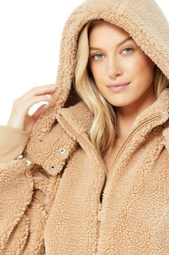 Alo Outerwear Women's Foxy Sherpa Jacket | Camel