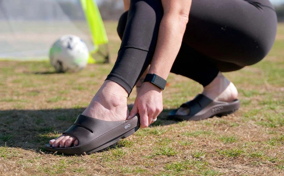 Oofos Men OOahh Slide | Mocha 10 Oofos Men OOahh Slide | Mocha