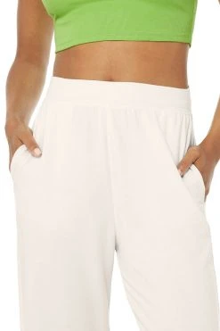 Alo Bottoms Women's Dreamy Wide-Leg Pant | Ivory