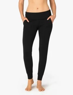 Beyond Yoga Women's Cozy Fleece Foldover Sweats | Black