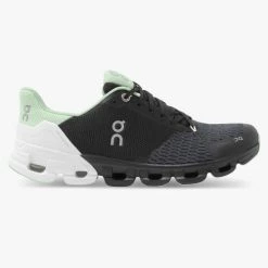 On Running Women's Cloudflyer Wide | Black/White