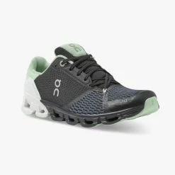 On Running Women's Cloudflyer Wide | Black/White