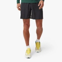 On Running Bottoms Men's Lightweight Shorts | Black
